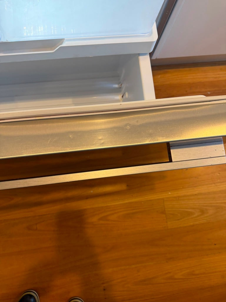 Fisher & Paykel ActiveSmart French Door Refrigerator Stainless Steel Model RF610ADJX5 - Image 7