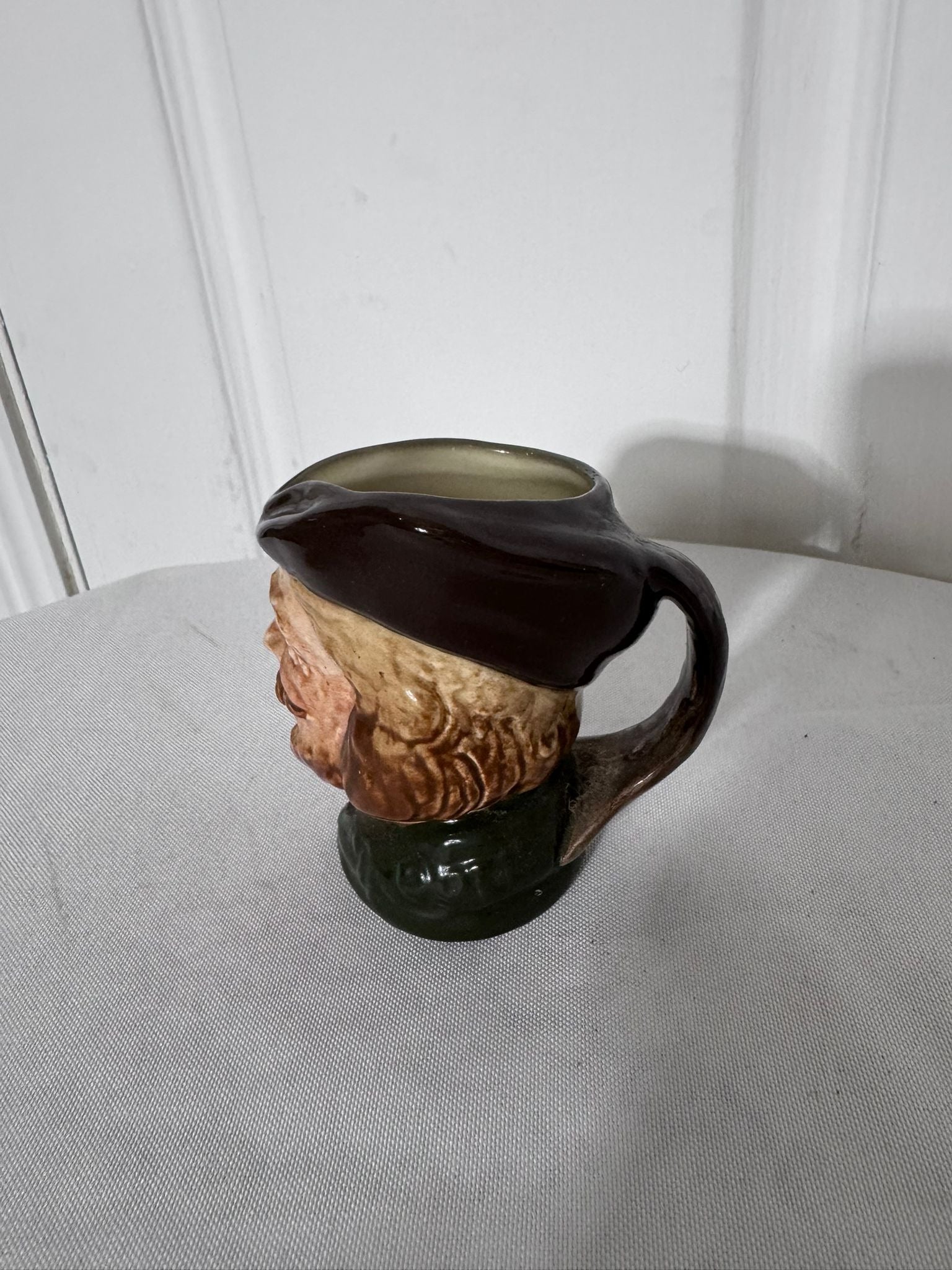 Royal Doulton Robin Hood Character Jug Vintage Toby Mug 1946 England  - Image 4