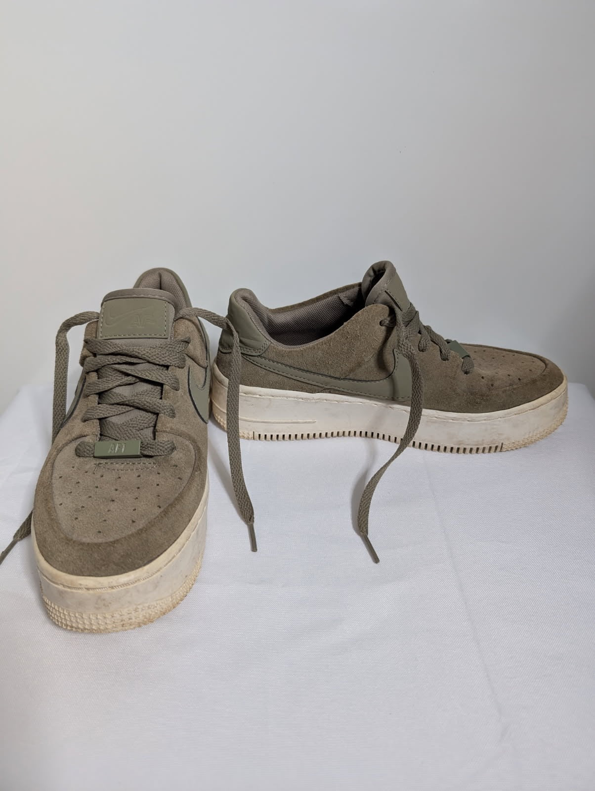 Nike Air Force 1 Sage Low Olive Suede Women's US 7 - Image 6