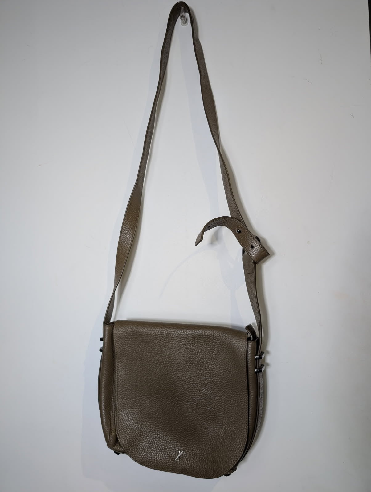 Ginger & Smart Metallic Gold Leather Handbag Adjustable Strap - Image 7