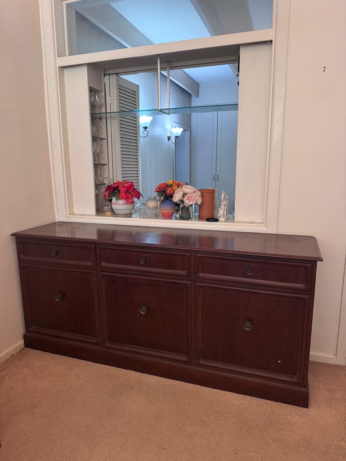 Vintage Walnut Buffet Sideboard 1972 Mid Century Restored By Parker  - Image 6