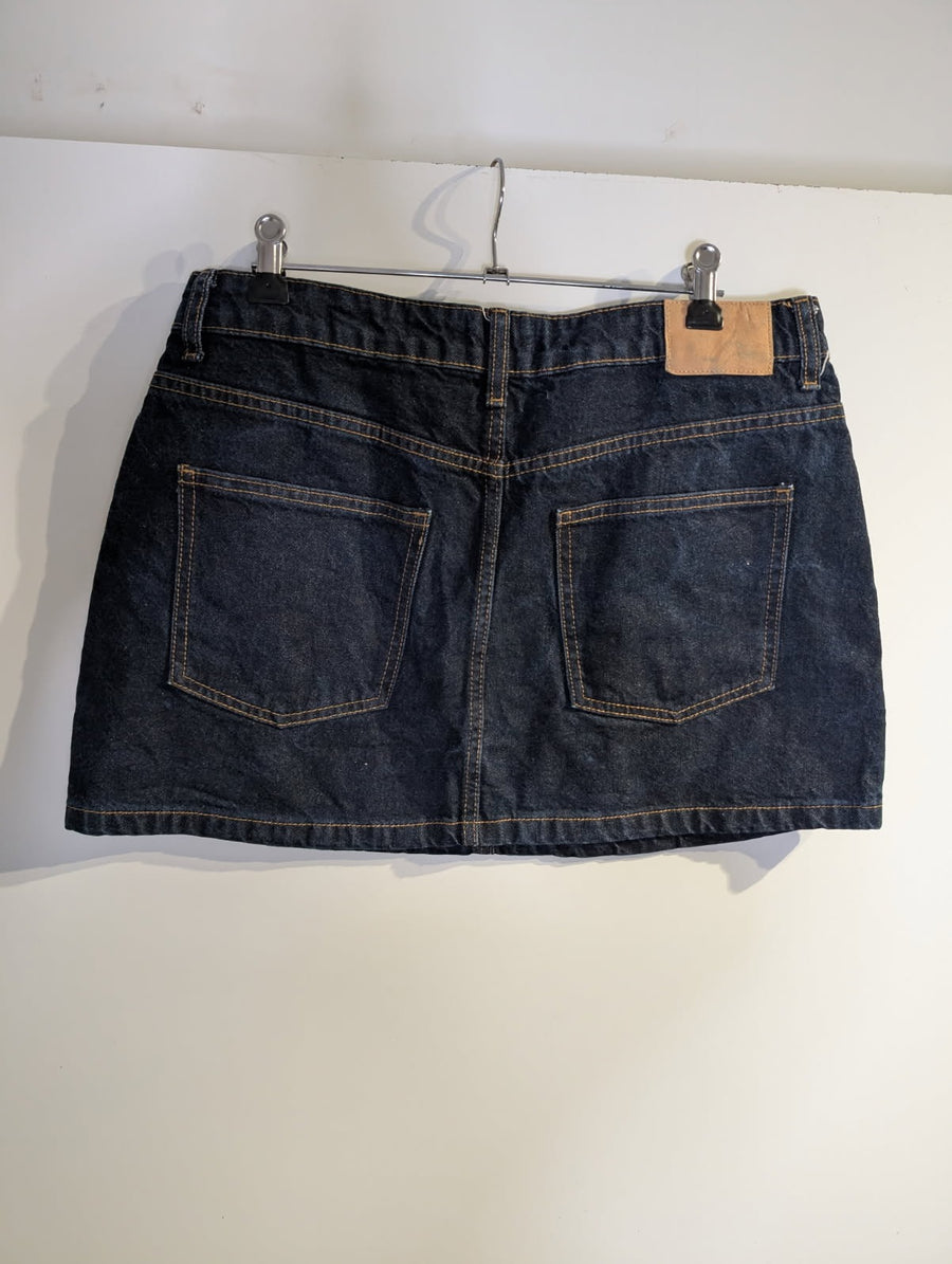Cotton On Women's Dark Wash Denim Mini Skirt - Size 30 - Image 6