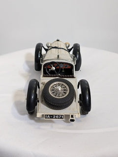 Burago Mercedes-Benz SSK 1928 Diecast Model Car 1:18 Scale White - Image 6
