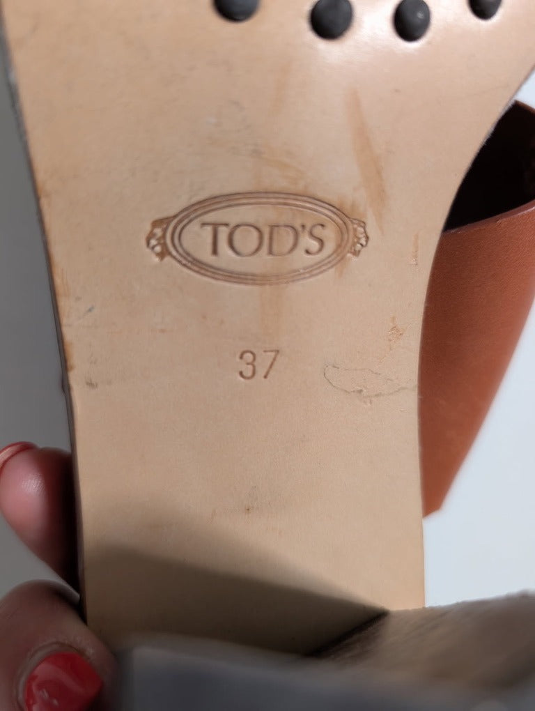 Tod's Leather Block Heel Sandals - Elegant Italian Crafted Tan Brown - Image 6