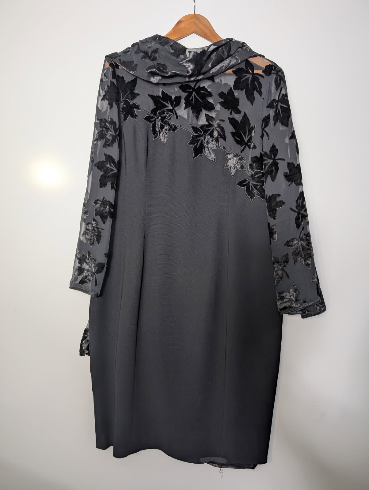 Anthea Crawford Sheath Dress - Black Velvet Leaf Overlay Size 16 - Image 2