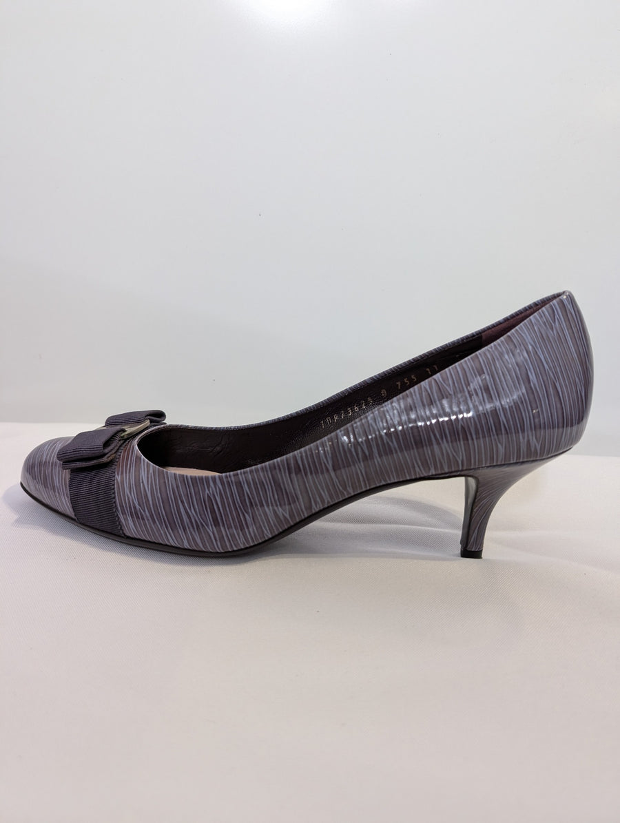 Salvatore Ferragamo Vara Bow Kitten Heel Pumps Grey Patent Leather - Image 4