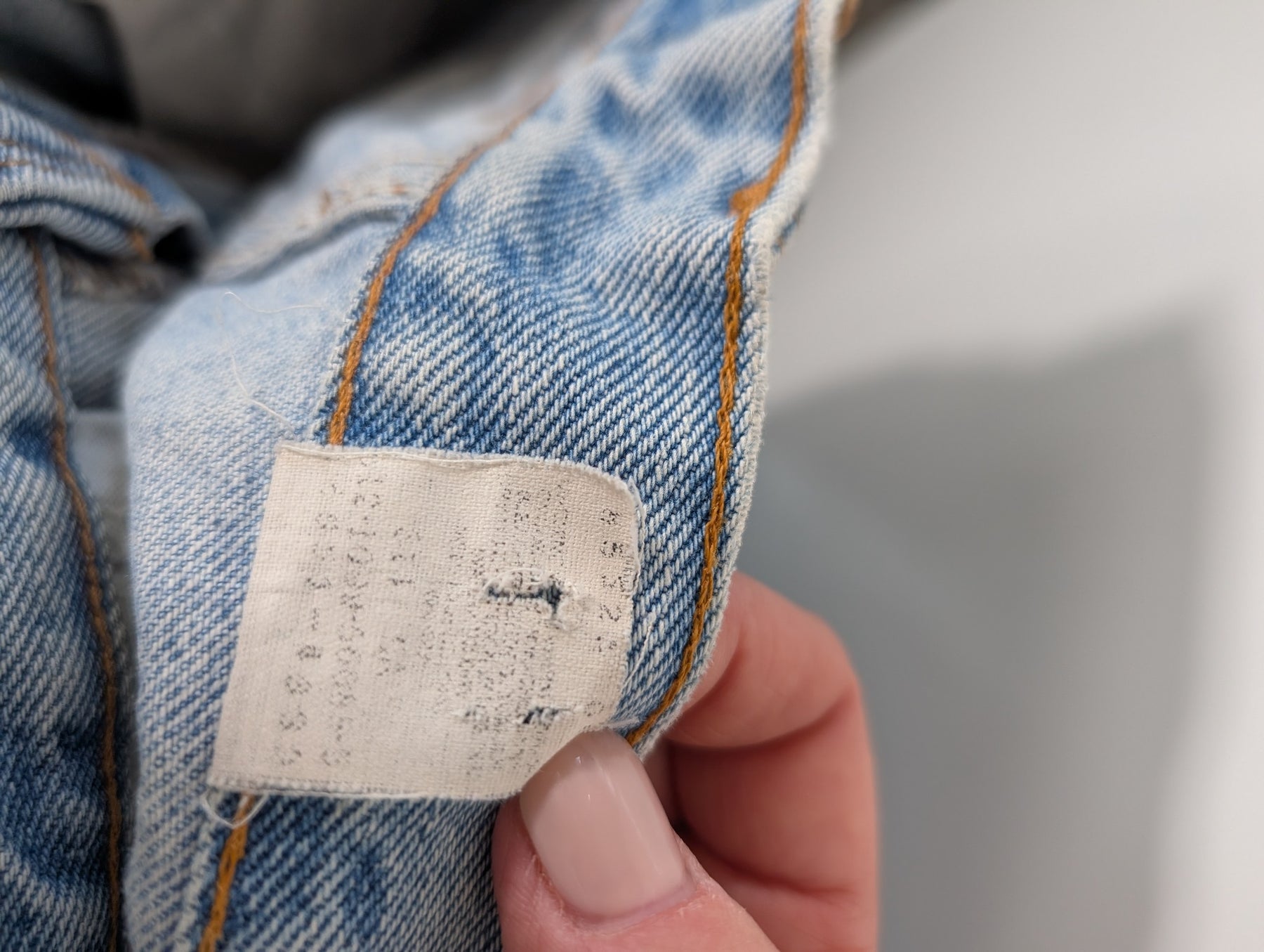 Levi's 550 Relaxed Fit Jeans Light Wash Women's Size 4 - Image 8