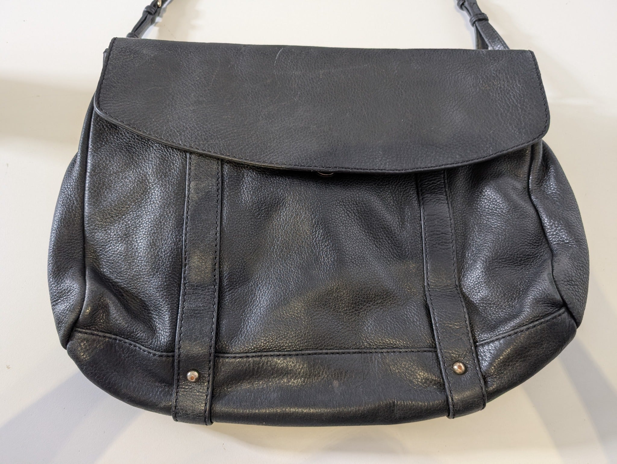 Oroton Leather Handbag Black Classic Crossbody - Image 8
