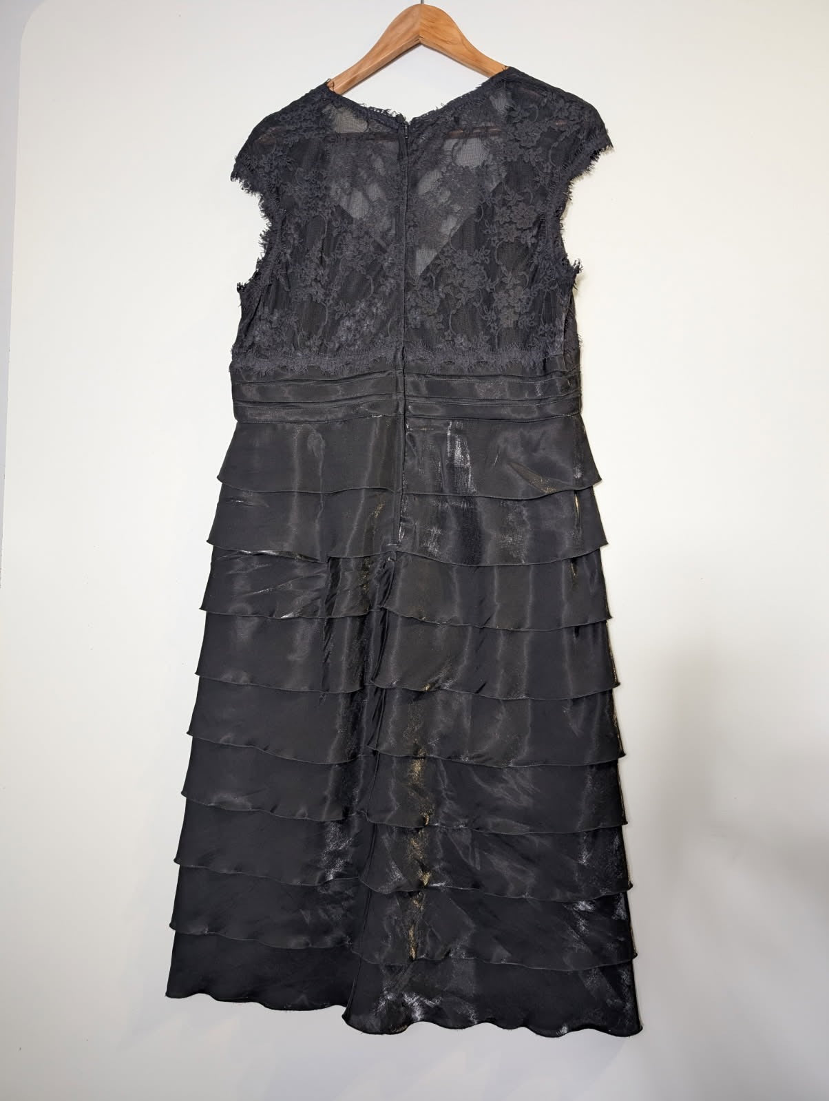 Flirt Prom Black and Gold Metallic Tiered Lace Dress - Size 16 - Image 7