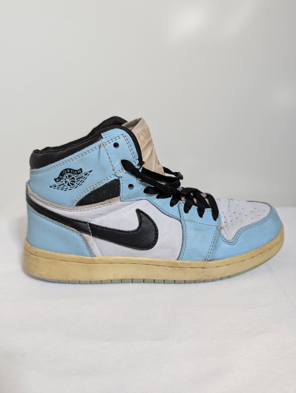 Nike Air Jordan 1 Retro High OG UNC Women's US 6 - Image 7