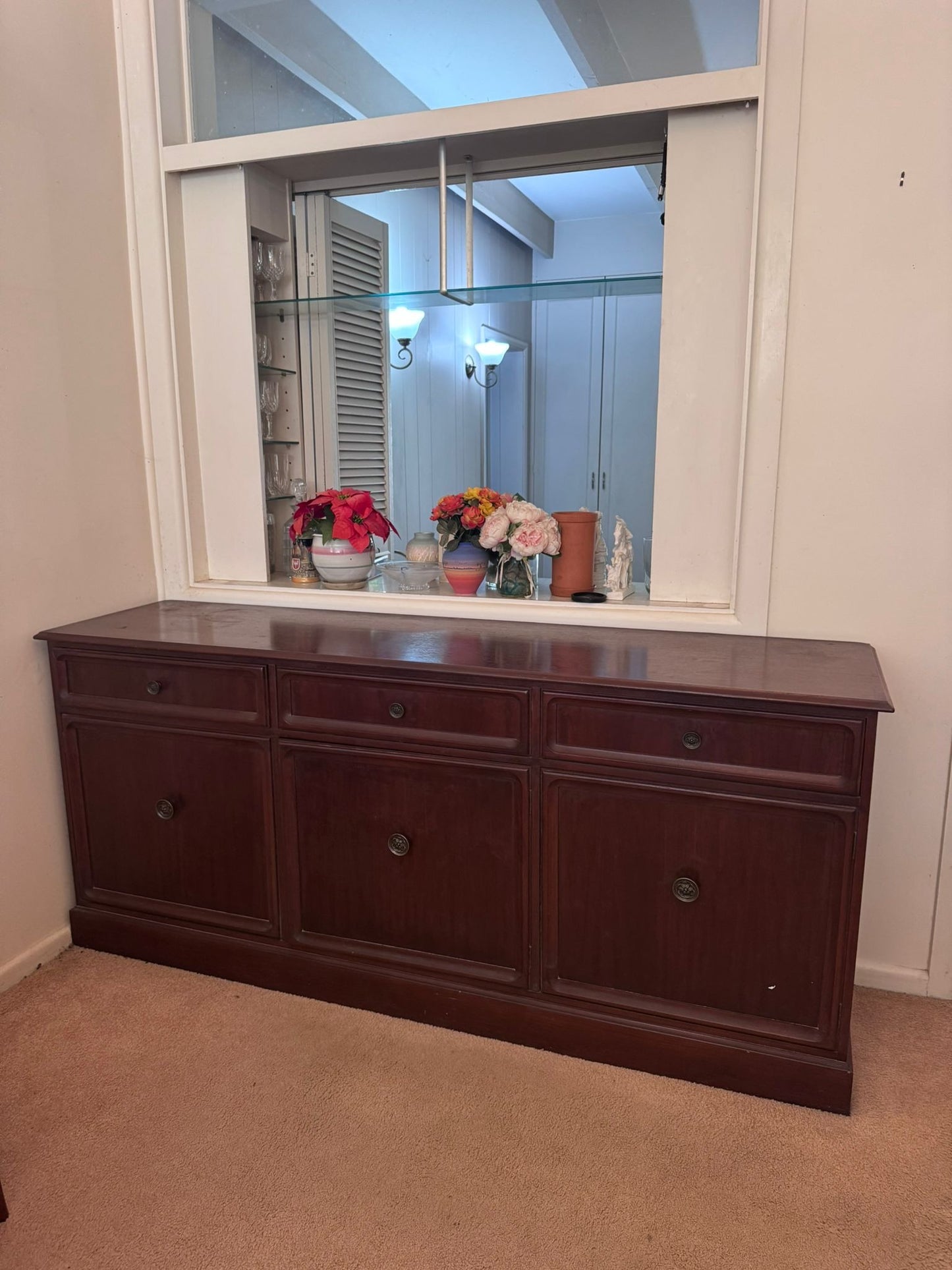 Vintage Walnut Buffet Sideboard 1972 Mid Century Restored By Parker  - Image 7