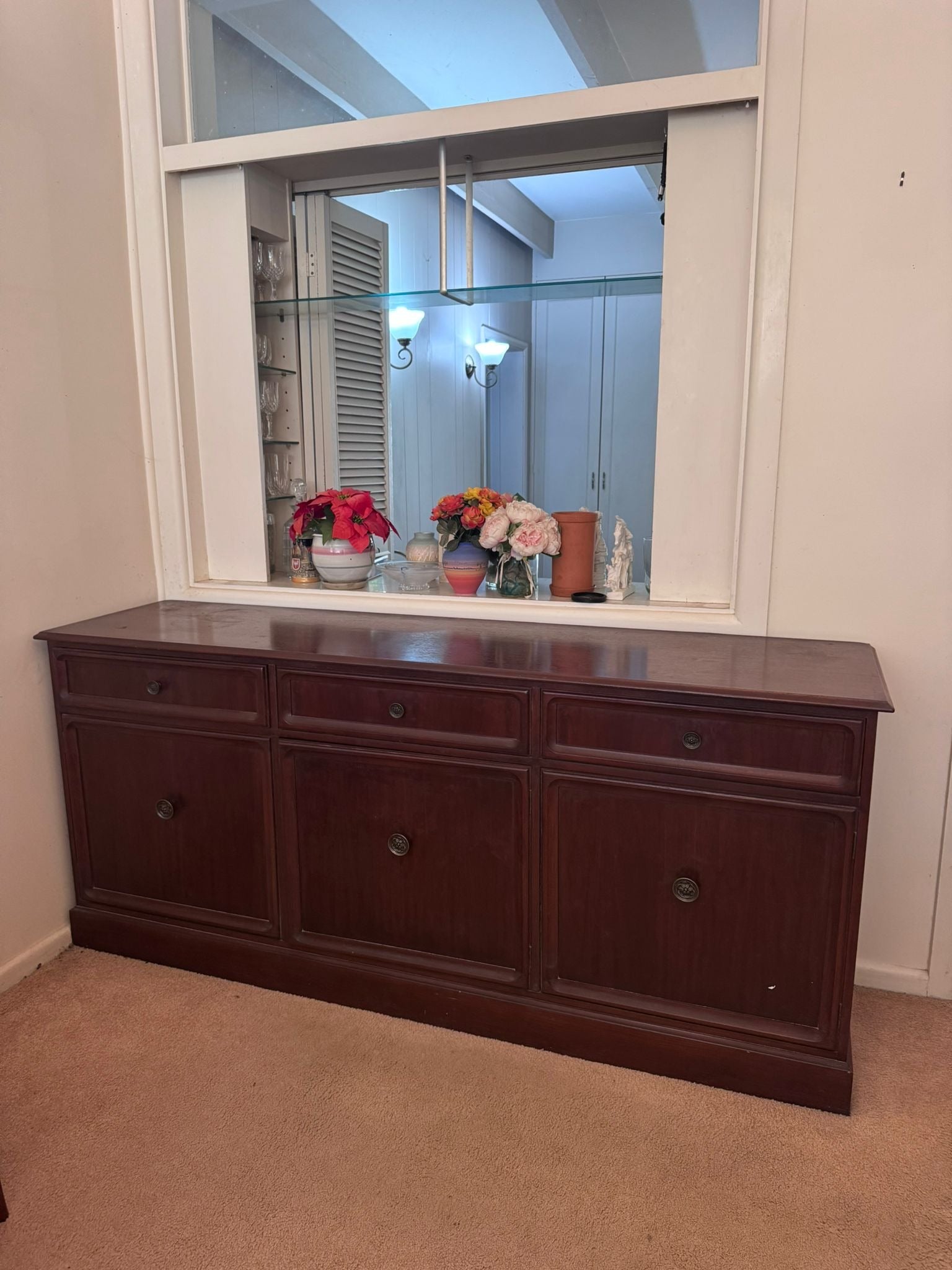 Vintage Walnut Buffet Sideboard 1972 Mid Century Restored By Parker  - Image 7