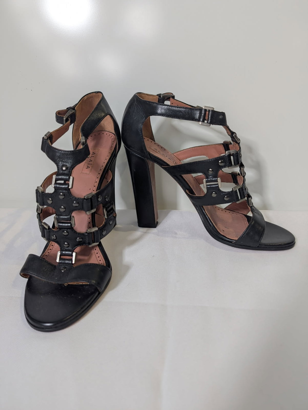 Alaïa Black Leather Studded Gladiator Sandals - EU 38 - Image 7