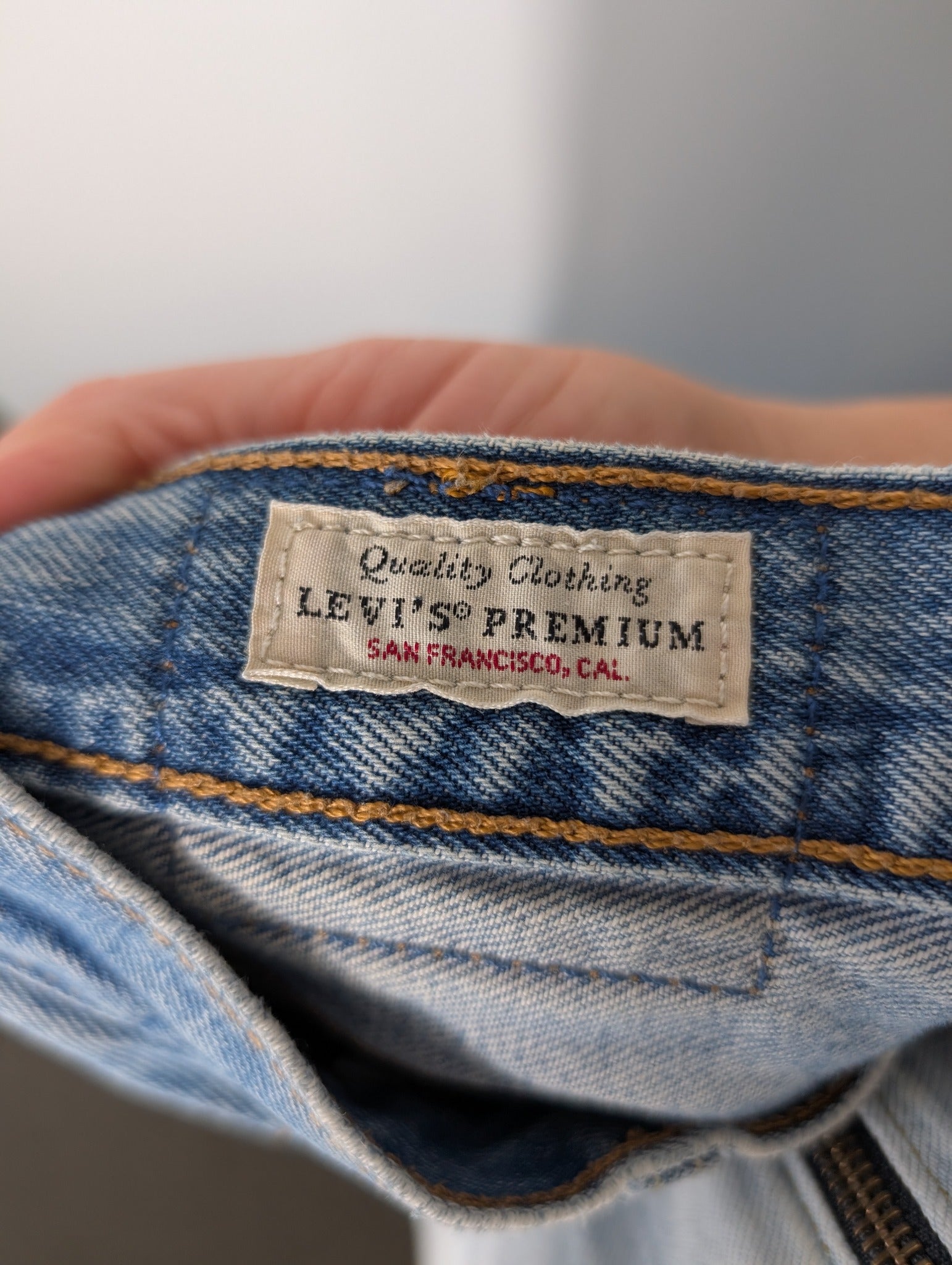 Levi's 550 Relaxed Fit Jeans Light Wash Women's Size 4 - Image 16