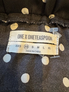 One Teaspoon Black and White Polka Dot Off-the-Shoulder Long Sleeve Top - Image 7