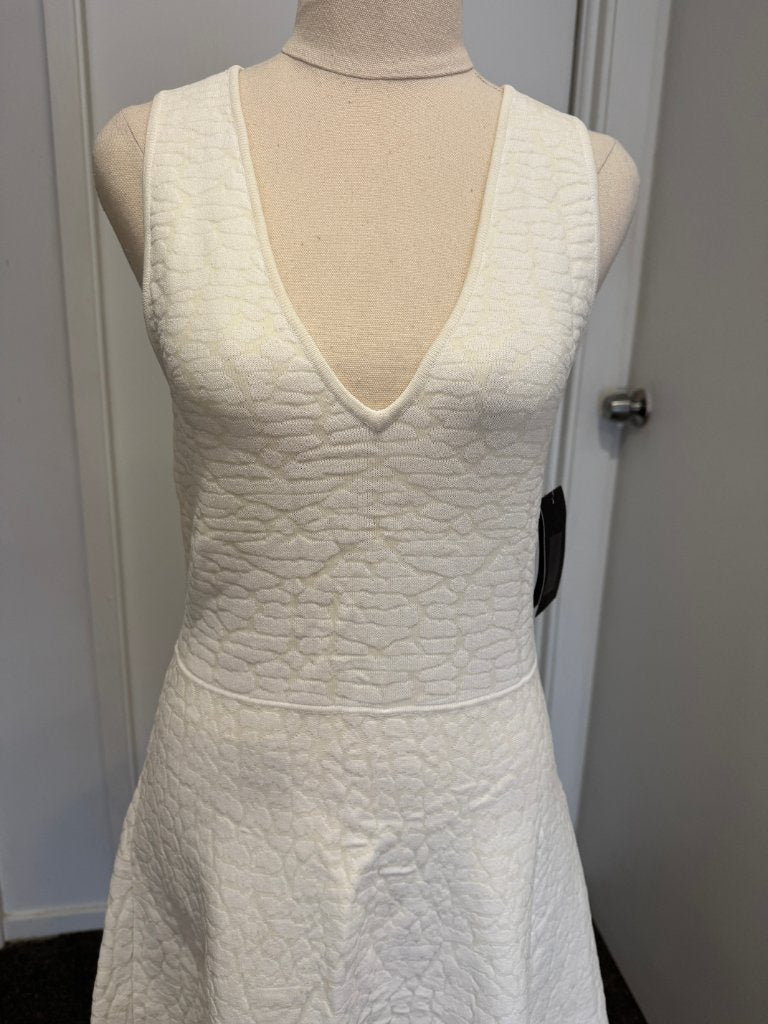 Line White Textured Fit and Flare Sleeveless Dress - Size M - Image 9