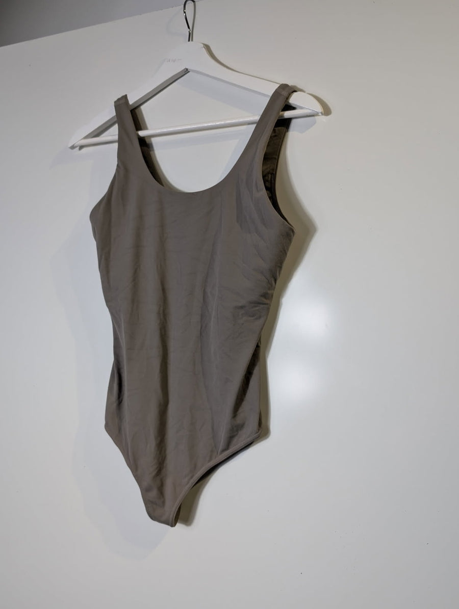 Nimble Activewear Scoop Neck Bodysuit Taupe Size M - Image 5
