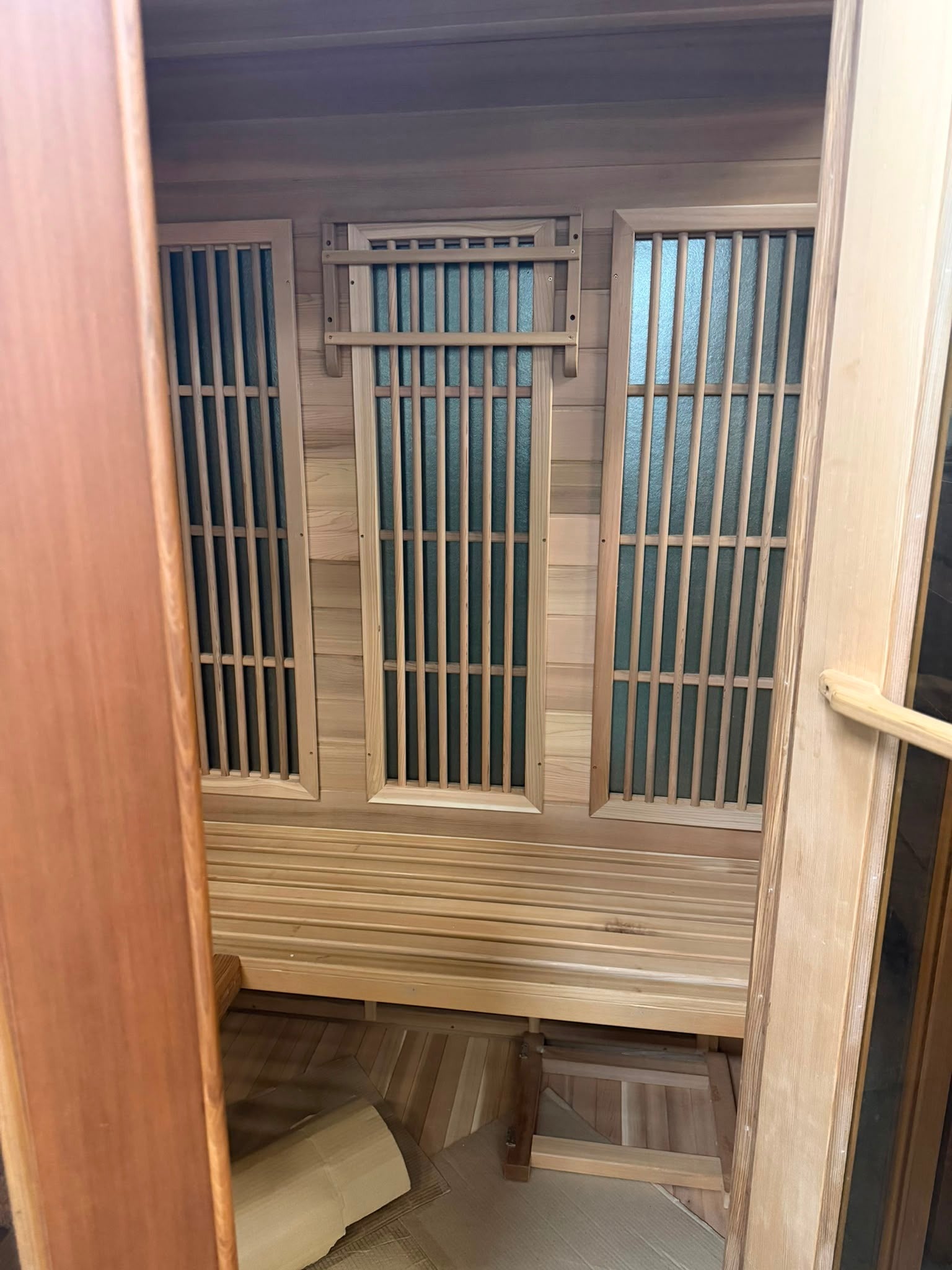 Corner Infrared Sauna Room with Digital Monitor and Audio System - Image 10