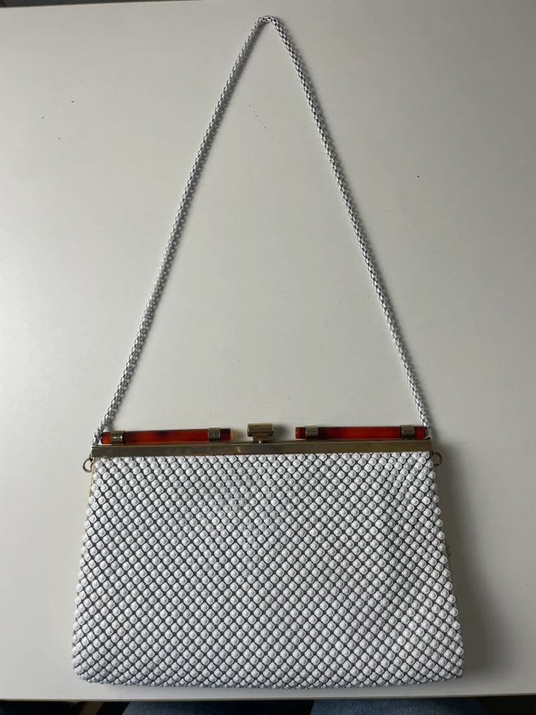 White Metal Mesh Evening Handbag with Gold-Tone Frame - Image 7