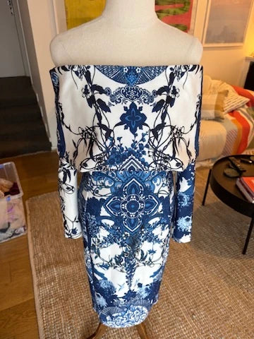 ASOS Off-the-Shoulder Midi Dress Blue White Patterned - Image 6