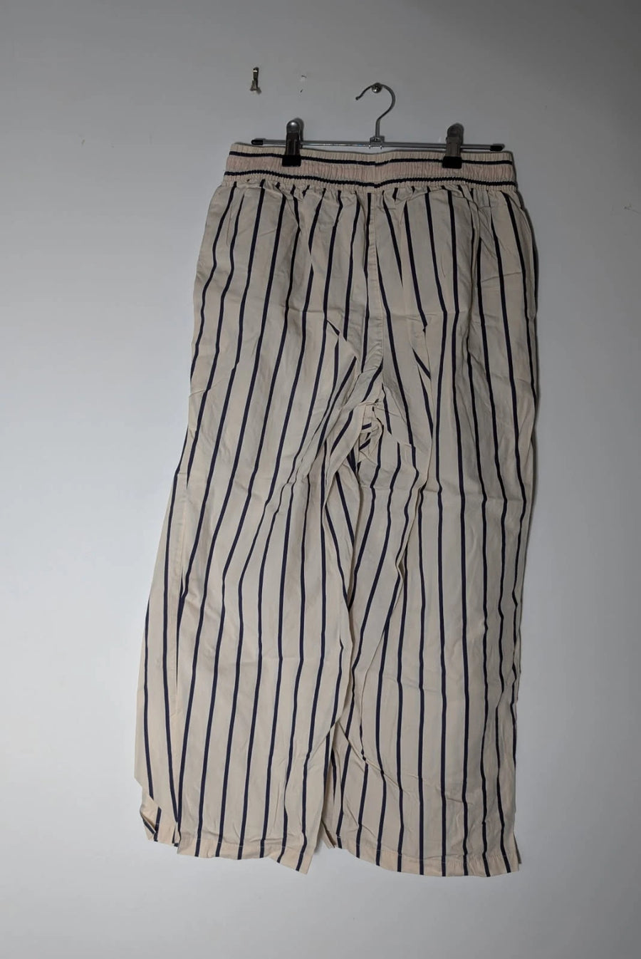 Peter Alexander Women's Striped Pajama Pants Cream Navy Cotton Size M - Image 6