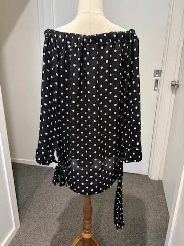 One Teaspoon Black and White Polka Dot Off-the-Shoulder Long Sleeve Top - Image 15