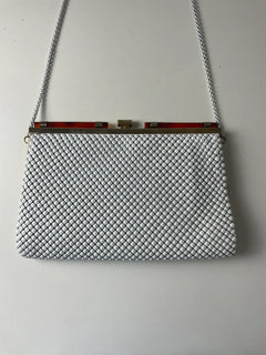 White Metal Mesh Evening Handbag with Gold-Tone Frame - Image 9