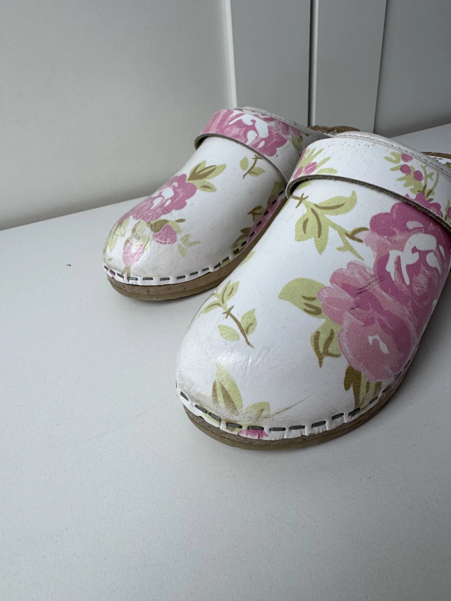 Fotvänlig Mjuksko Floral Wooden Clogs Swedish Comfort Shoes - Image 6